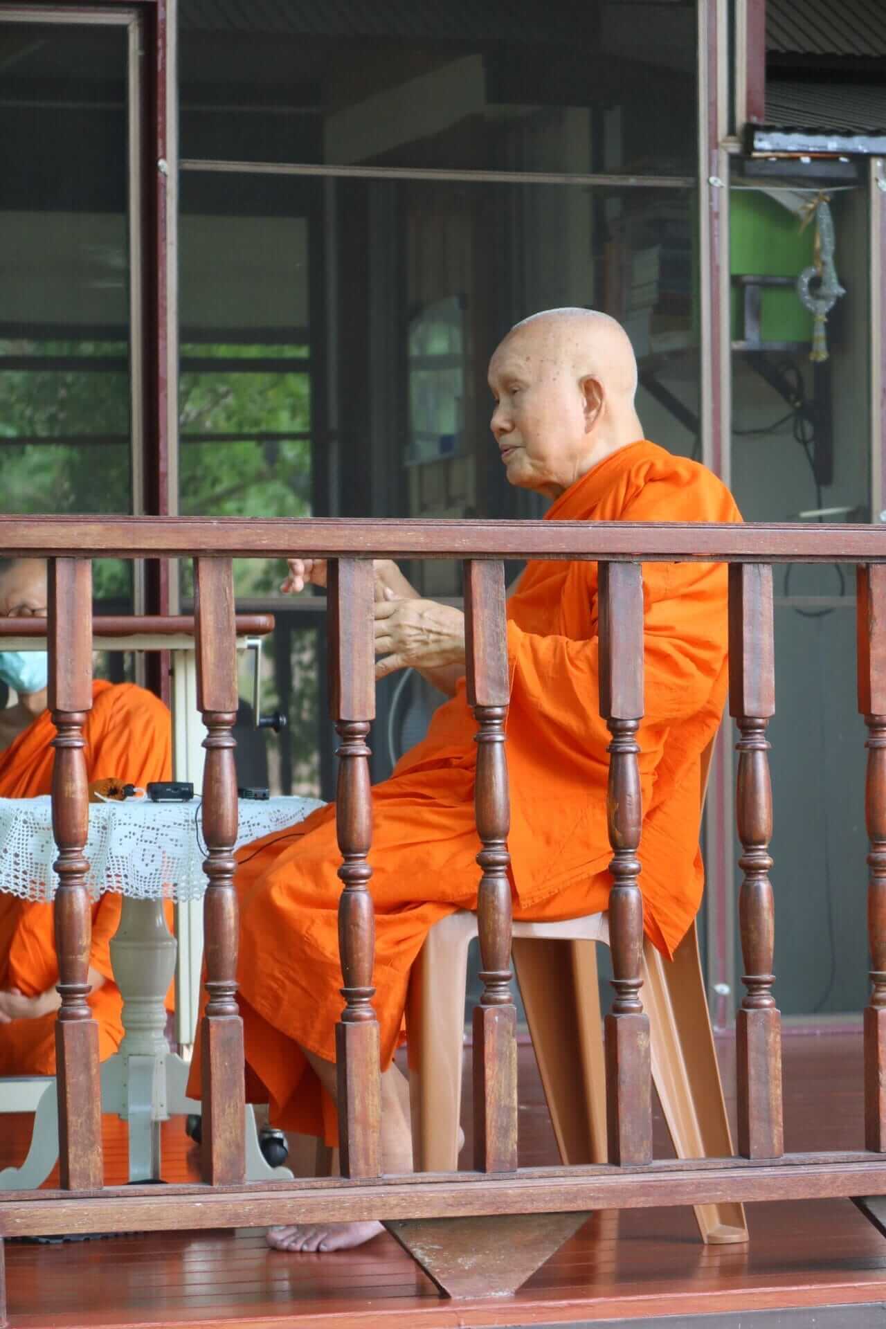 ทำสังคมให้รมณีย์ผ่านการสร้าง "บุคคลรมณีย์" 3 download 9 1