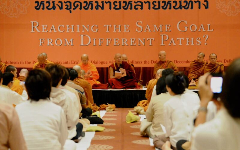 องค์ดาไลลามะประทานต้นฉบับทังกา ภาพการฝึกจิต แก่หอจดหมายเหตุพุทธทาส อินทปัญโญ