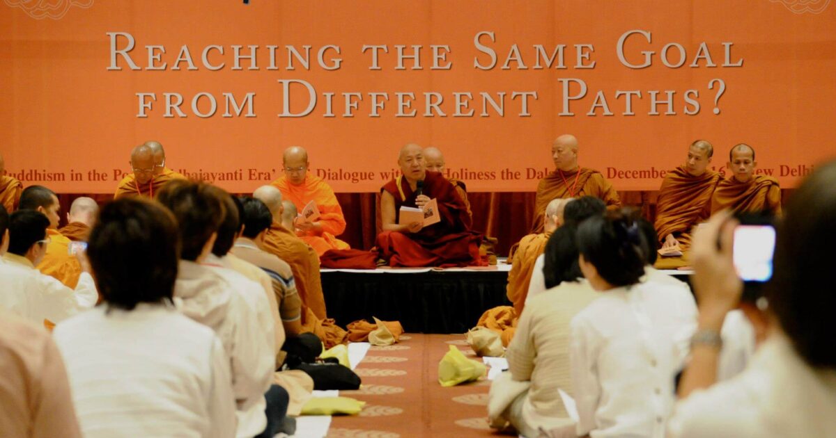 องค์ดาไลลามะประทานต้นฉบับทังกา ภาพการฝึกจิต แก่หอจดหมายเหตุพุทธทาส อินทปัญโญ