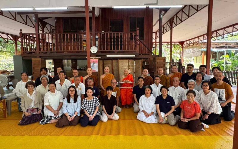 กราบสมเด็จพระพุทธโฆษาจารย์2256-01