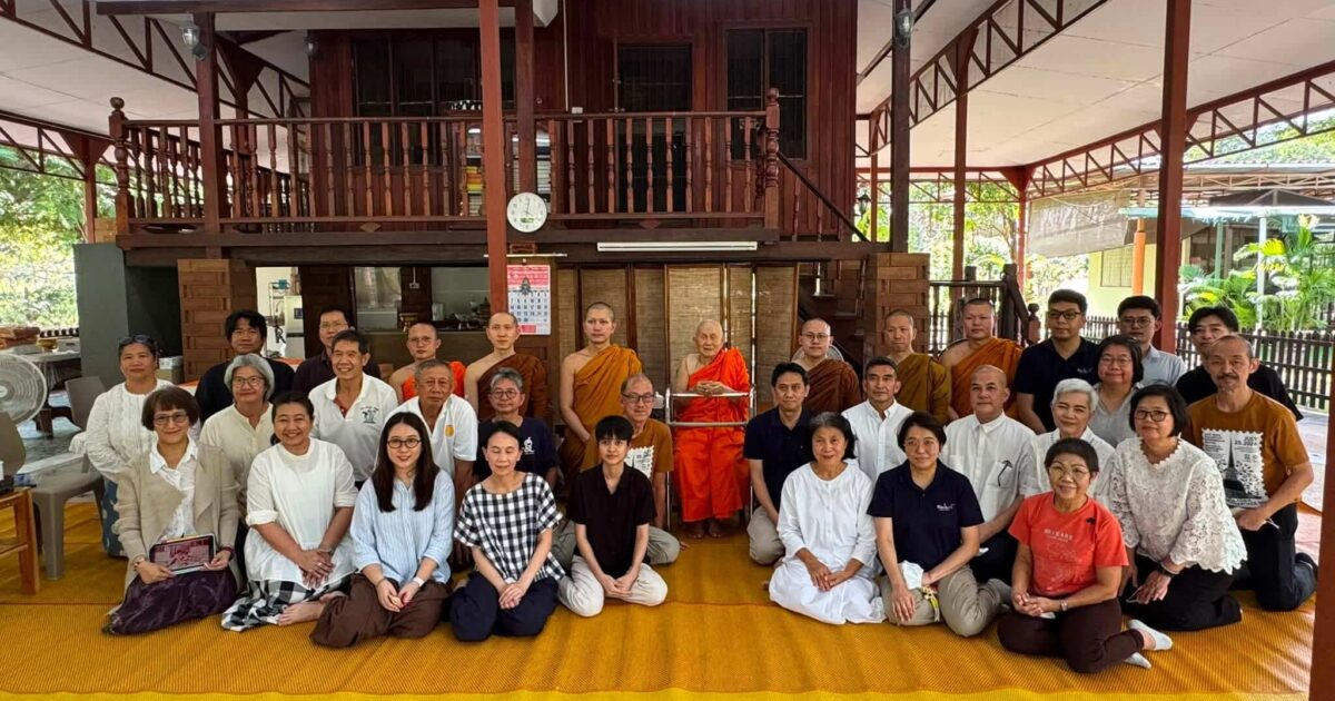 กราบสมเด็จพระพุทธโฆษาจารย์2256-01